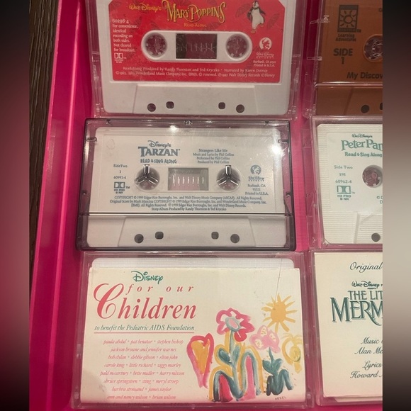 Vintage Clik Case with Disney cassettes - Picture 4 of 5